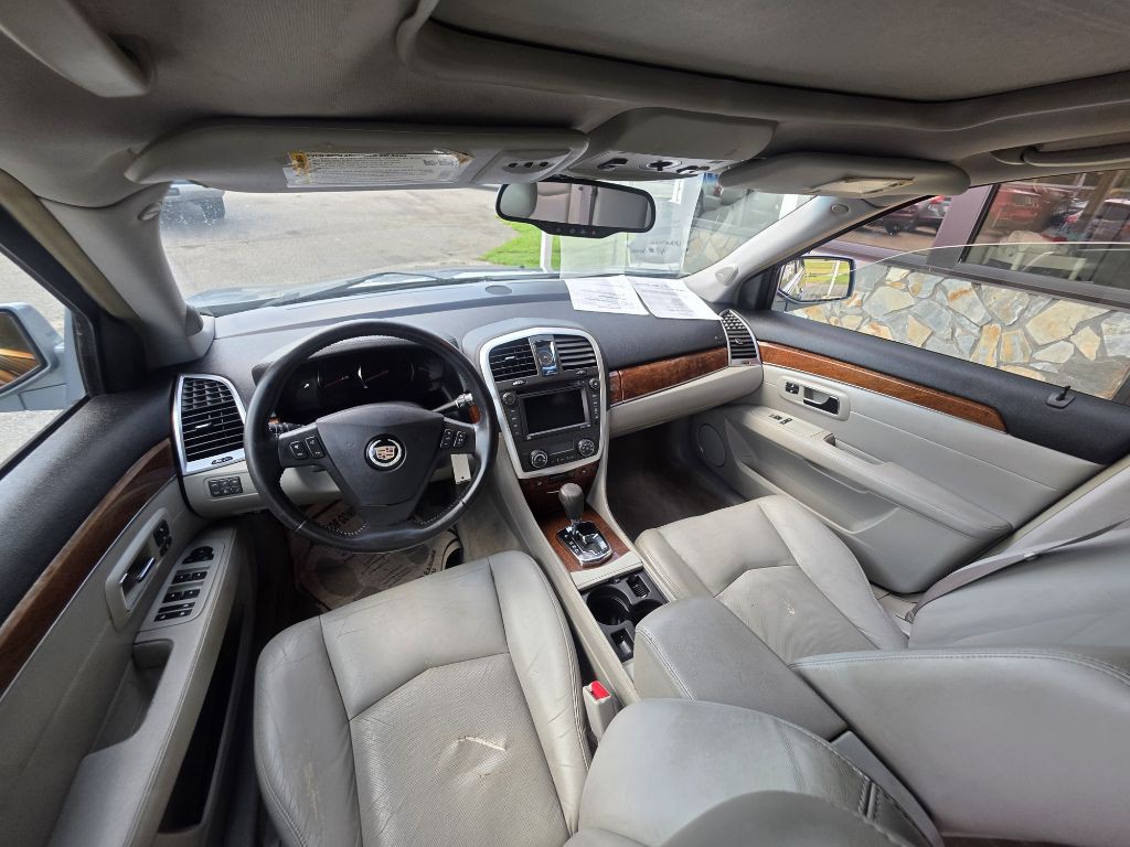 2007 Cadillac SRX Image 8