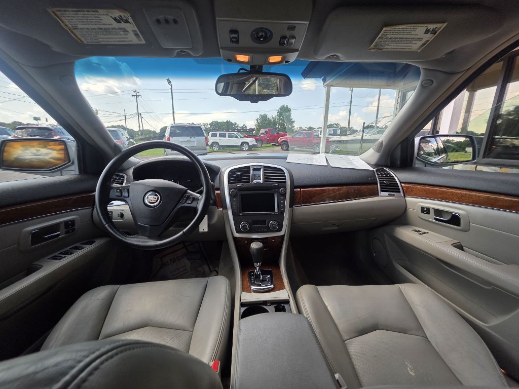 2007 Cadillac SRX Image 10