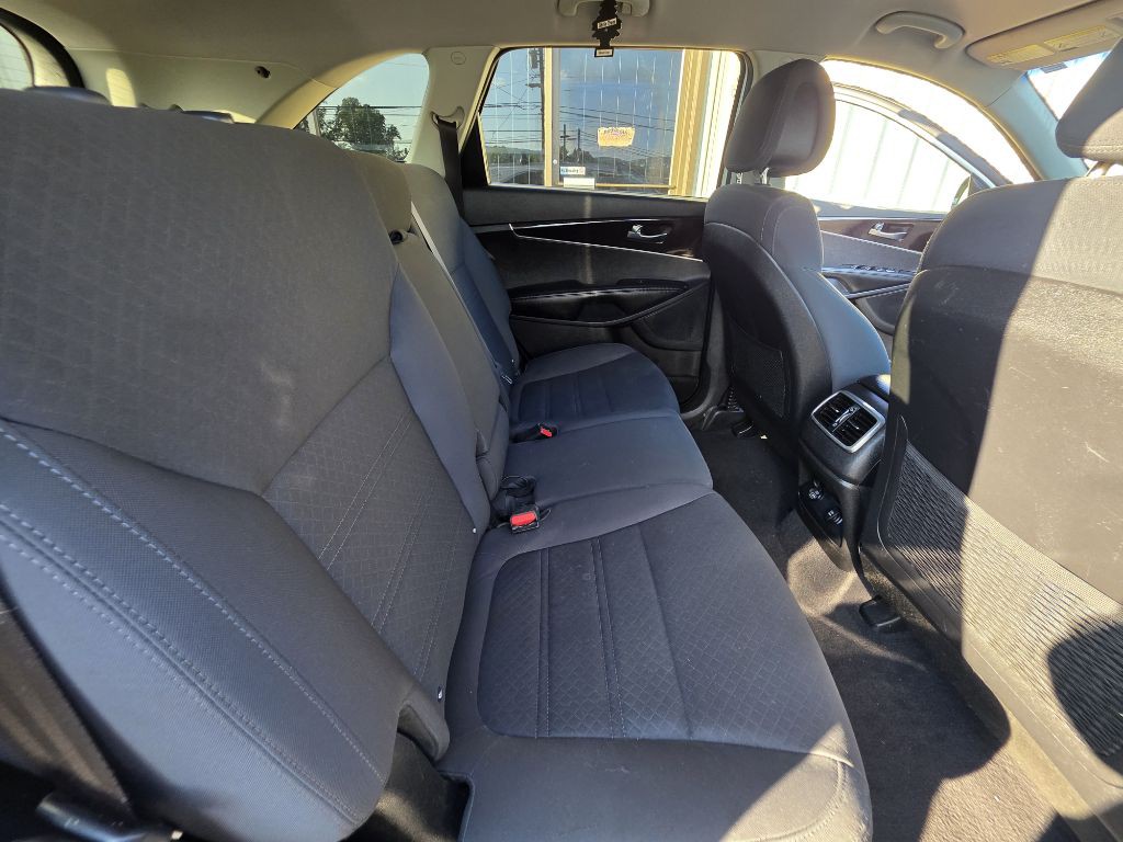 2016 Kia Sorento Image 10