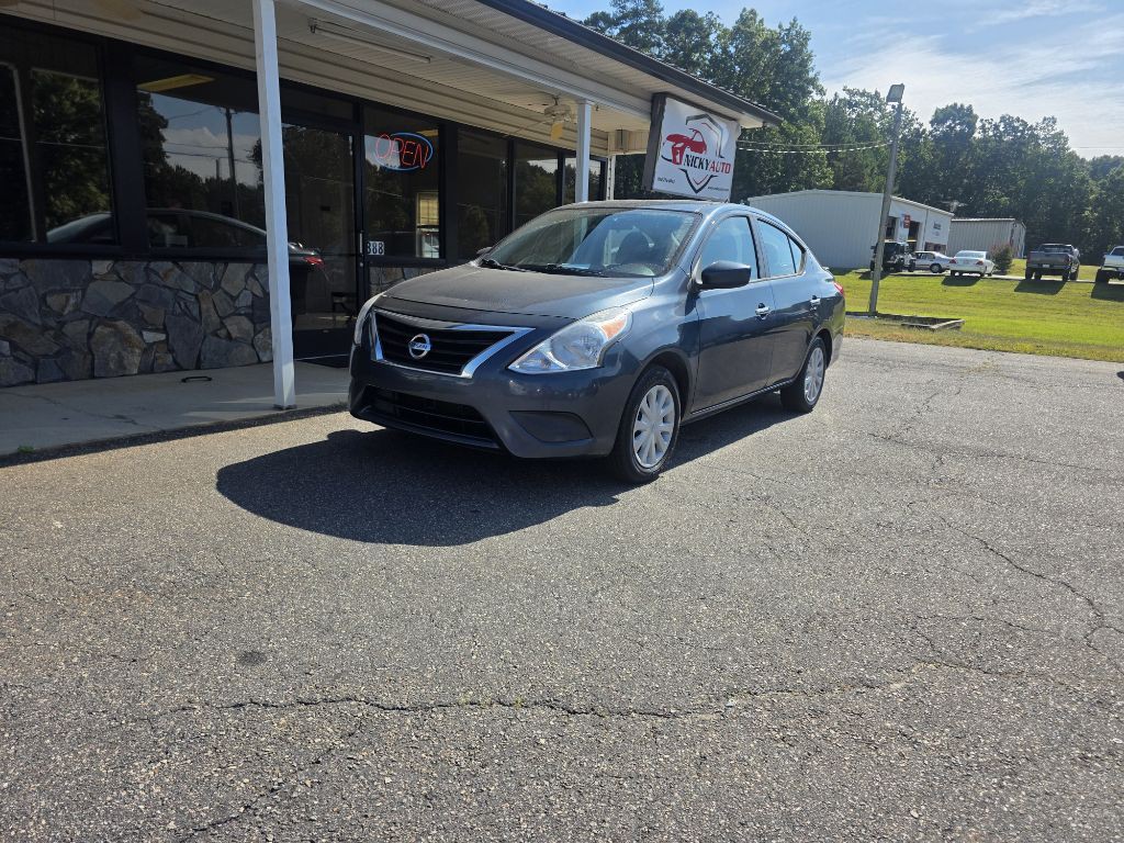 2016 Nissan Versa Image 1