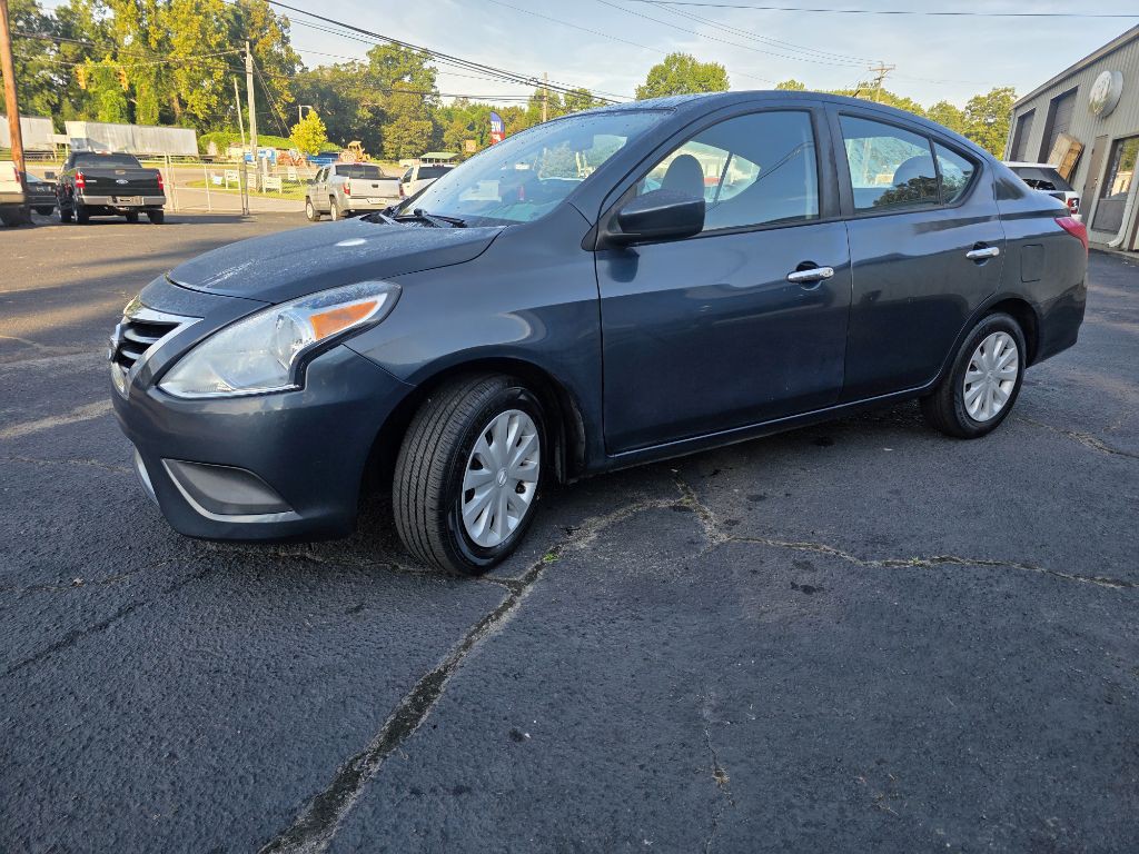 2016 Nissan Versa Image 4