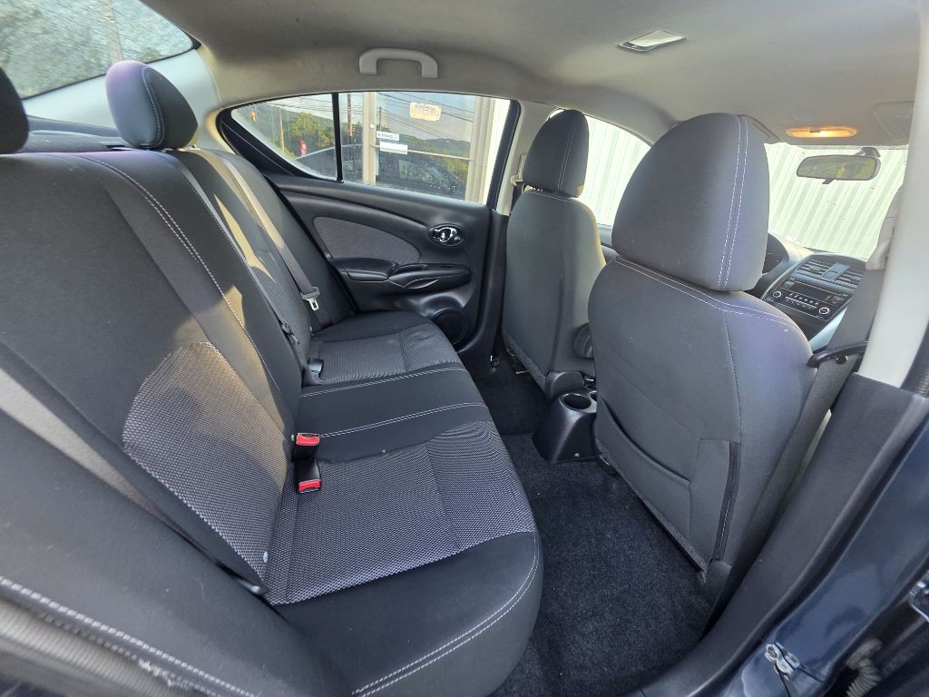 2016 Nissan Versa Image 6