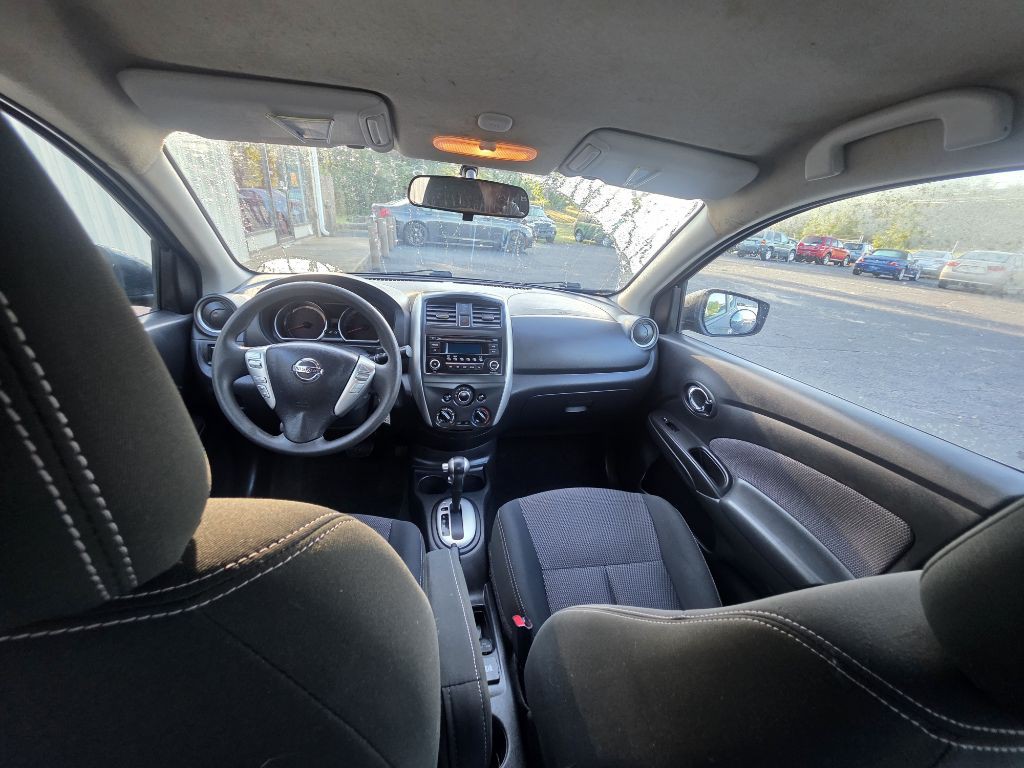 2016 Nissan Versa Image 9