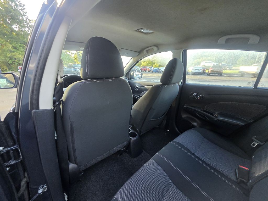 2016 Nissan Versa Image 10