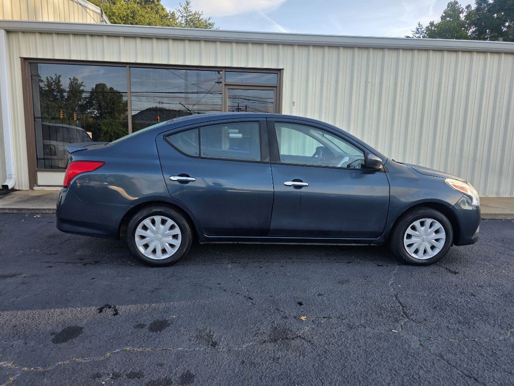 2016 Nissan Versa Image 13