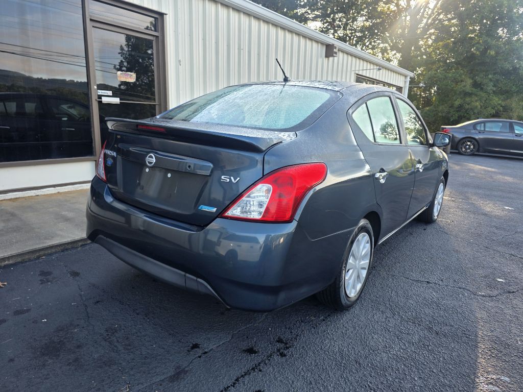 2016 Nissan Versa Image 16