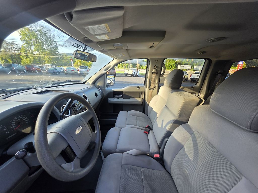 2005 Ford F-150 Image 2