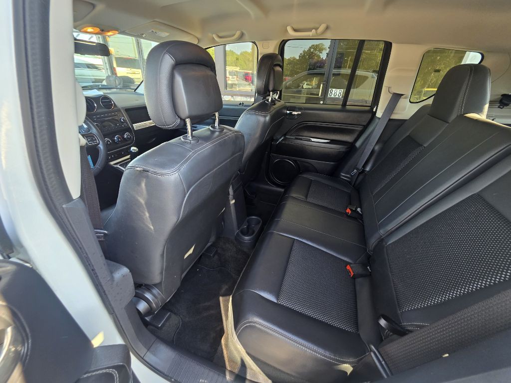 2014 Jeep Compass Image 16