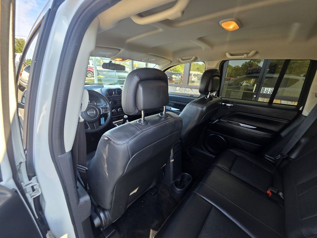 2014 Jeep Compass Image 17