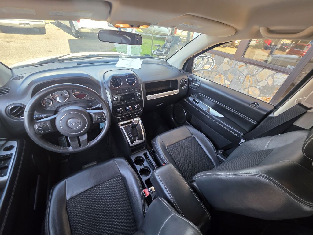 2014 Jeep Compass Image 24