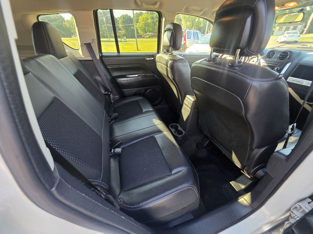 2014 Jeep Compass Image 30