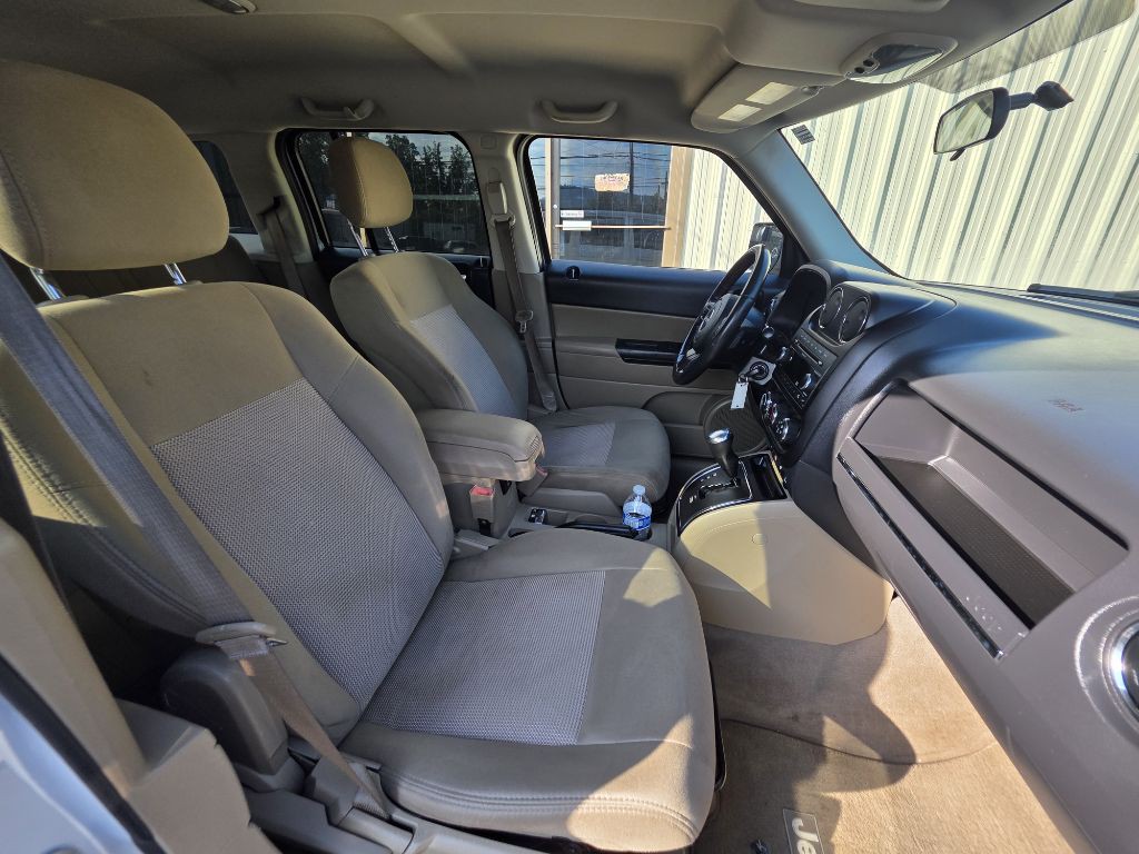 2011 Jeep Patriot Image 10