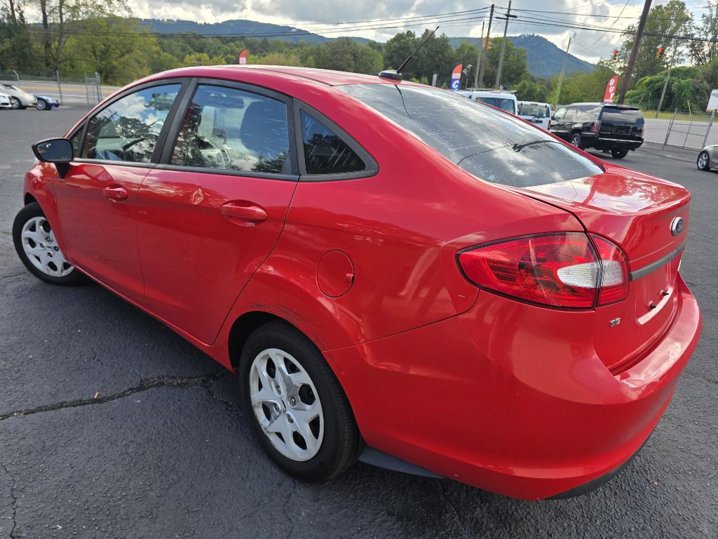2013 Ford Fiesta Image 3