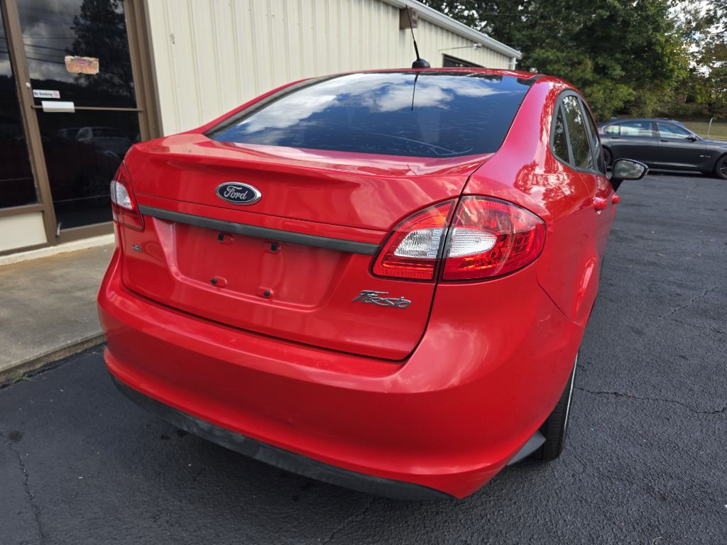 2013 Ford Fiesta Image 17