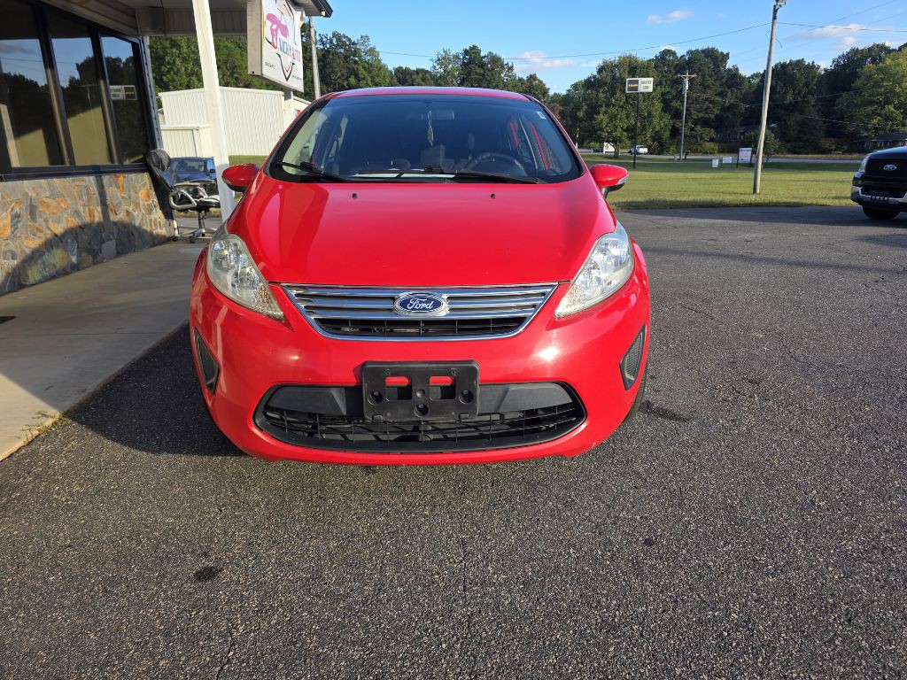 2013 Ford Fiesta Image 18
