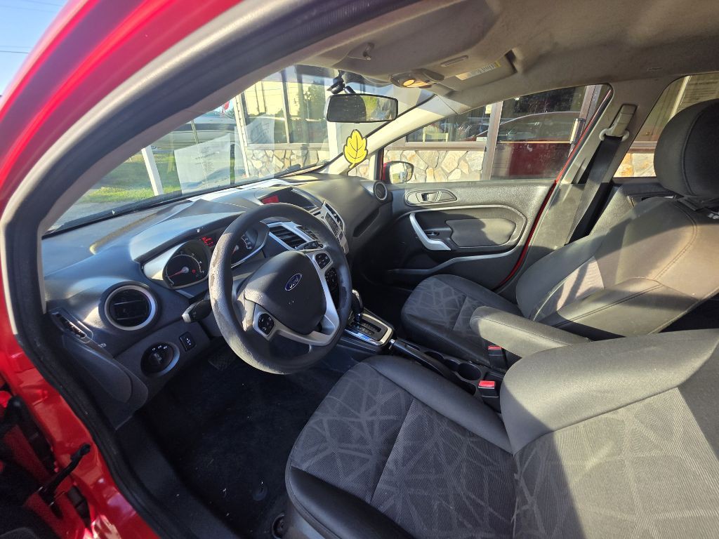 2013 Ford Fiesta Image 22