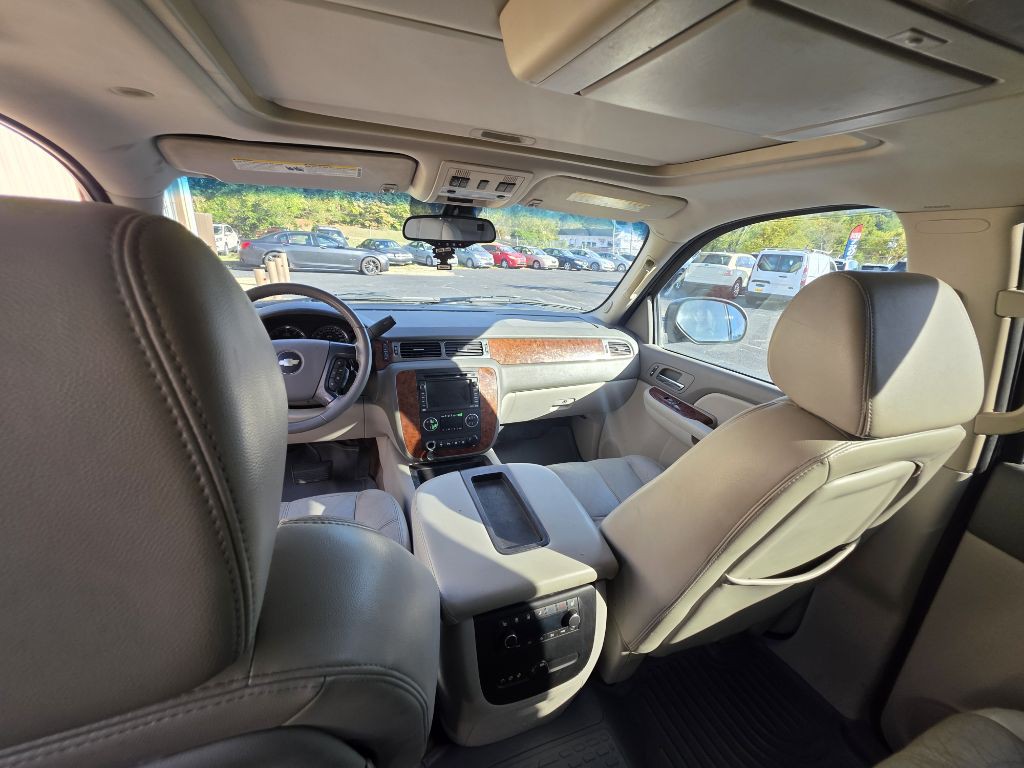 2007 Chevrolet Tahoe Image 2