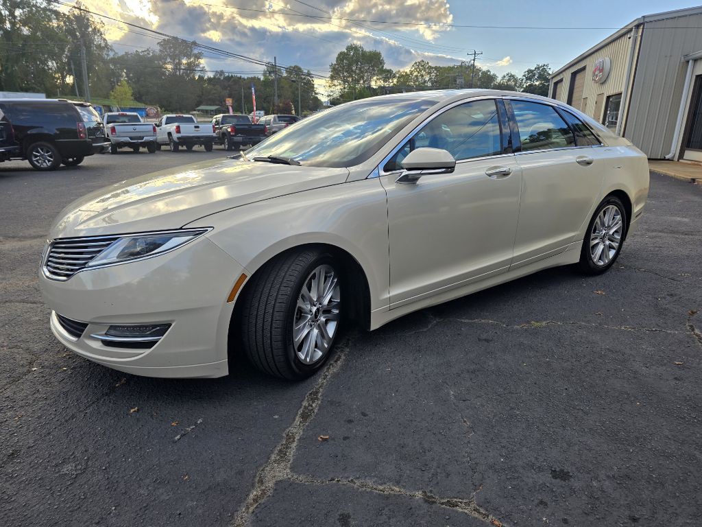 2015 Lincoln MKZ Image 2