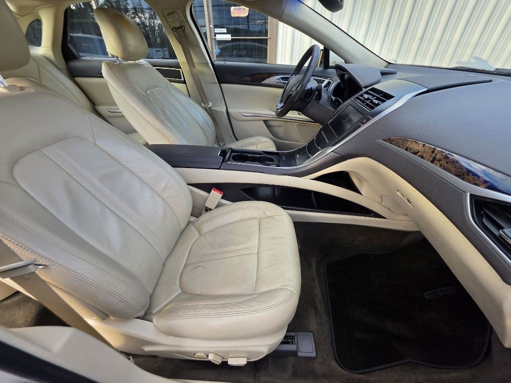 2015 Lincoln MKZ Image 9