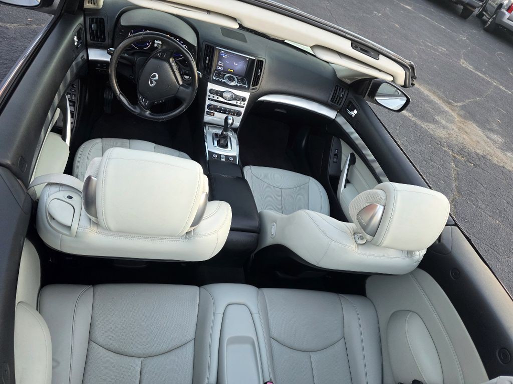2010 INFINITI G37 Image 6