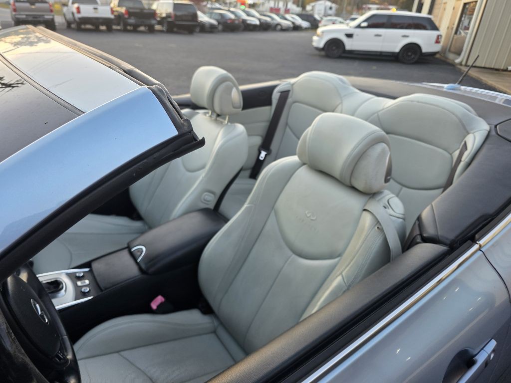 2010 INFINITI G37 Image 8