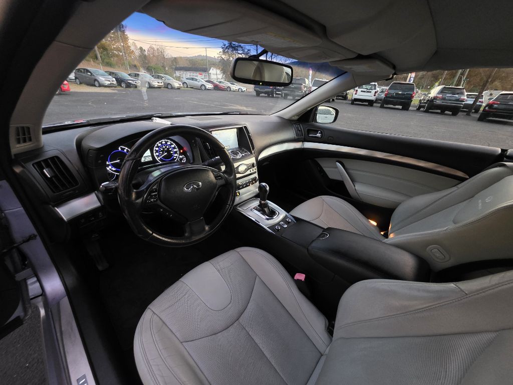 2010 INFINITI G37 Image 19
