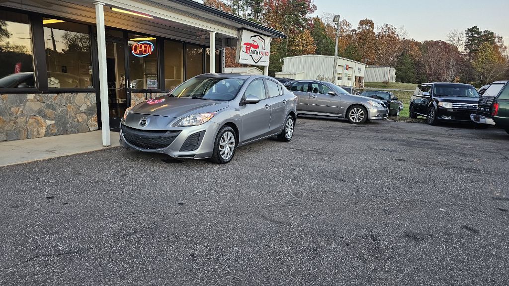 2011 Mazda Mazda3 Image 2