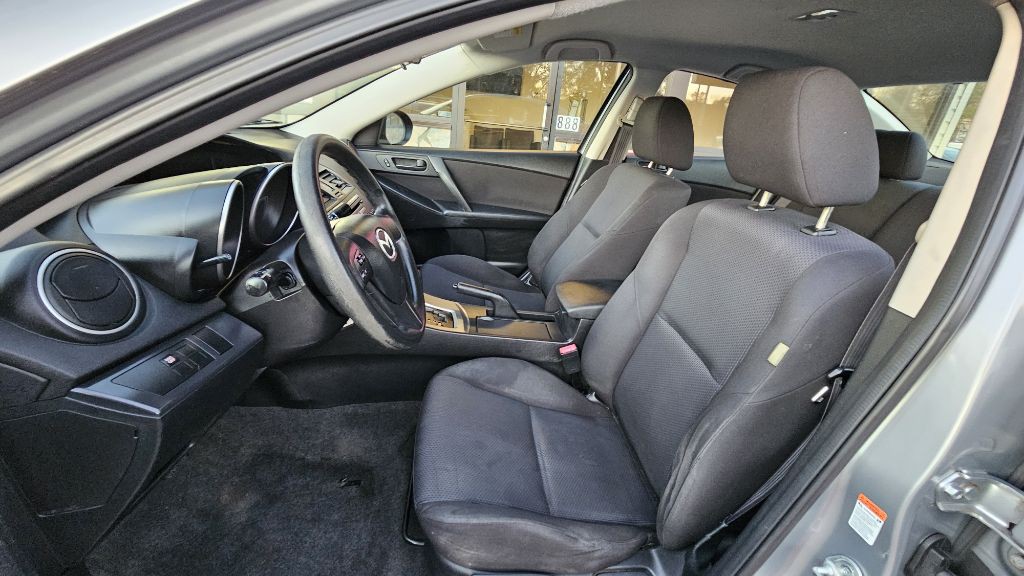 2011 Mazda Mazda3 Image 12