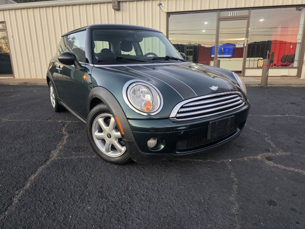 2010 MINI Cooper Image 1
