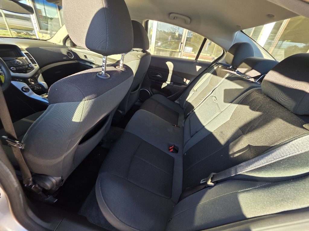2011 Chevrolet Cruze Image 6