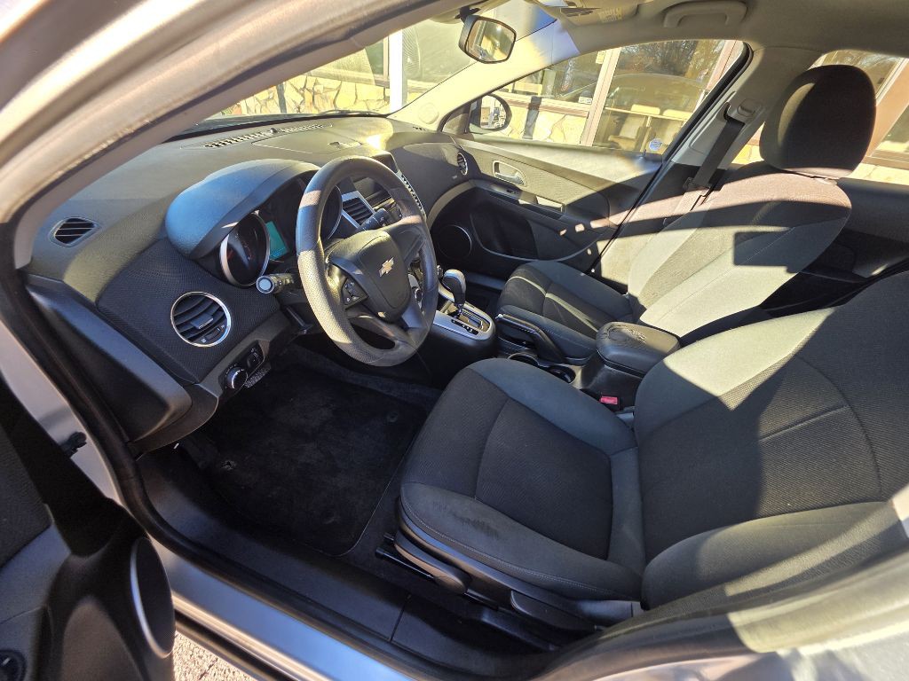 2011 Chevrolet Cruze Image 8