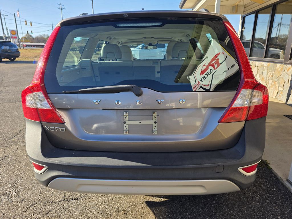 2011 Volvo XC70 Image 2