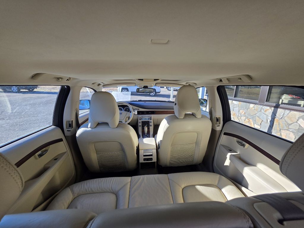 2011 Volvo XC70 Image 6