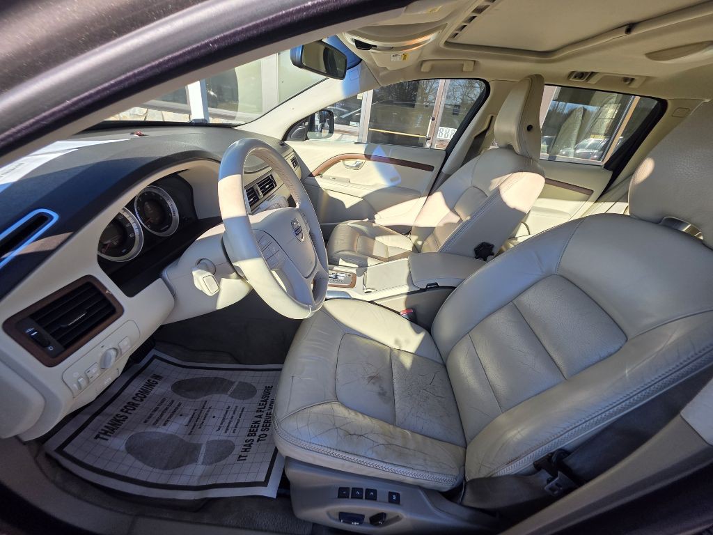 2011 Volvo XC70 Image 9