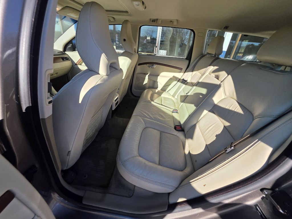 2011 Volvo XC70 Image 13
