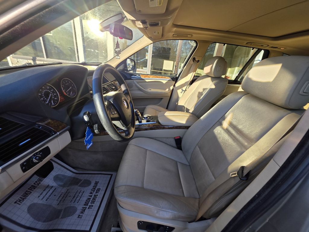 2009 BMW X5 Image 17