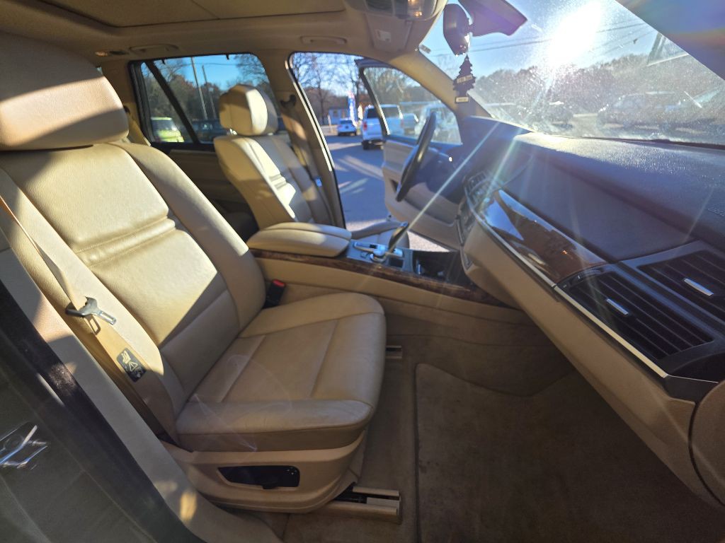 2009 BMW X5 Image 30