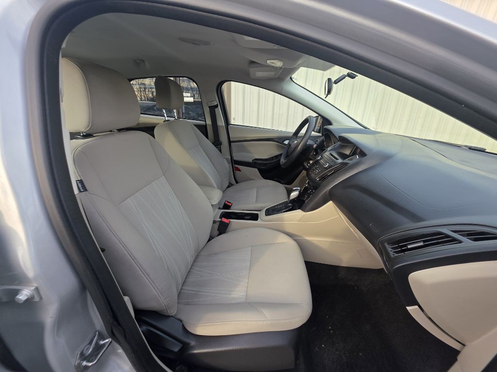 2015 Ford Focus Image 8