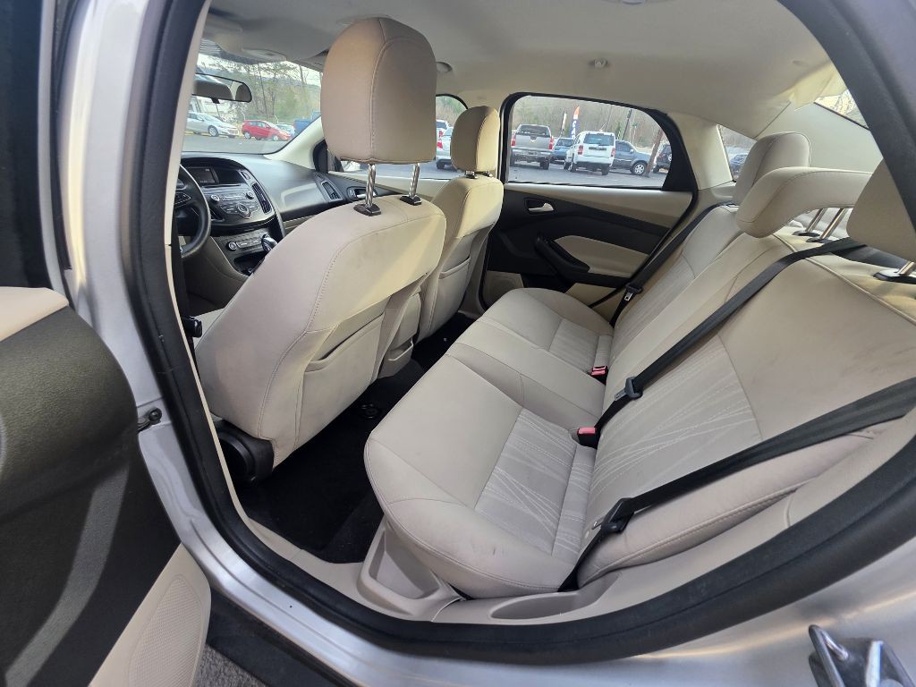 2015 Ford Focus Image 10