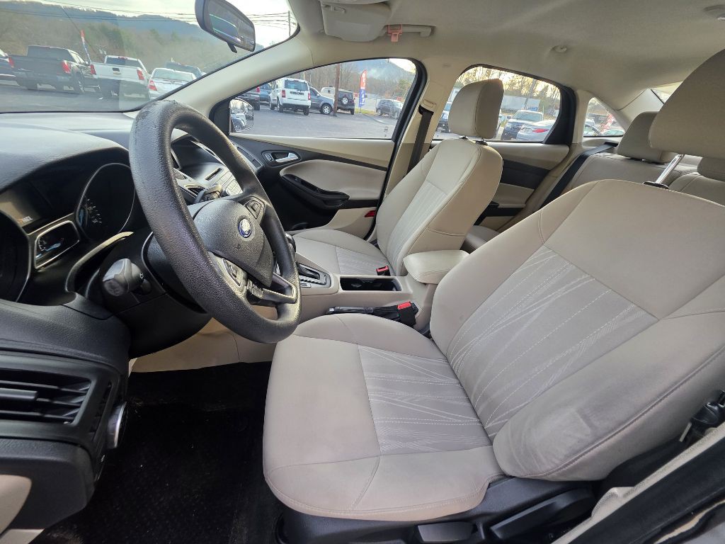 2015 Ford Focus Image 12