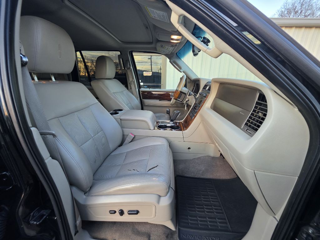 2013 Lincoln Navigator Image 6