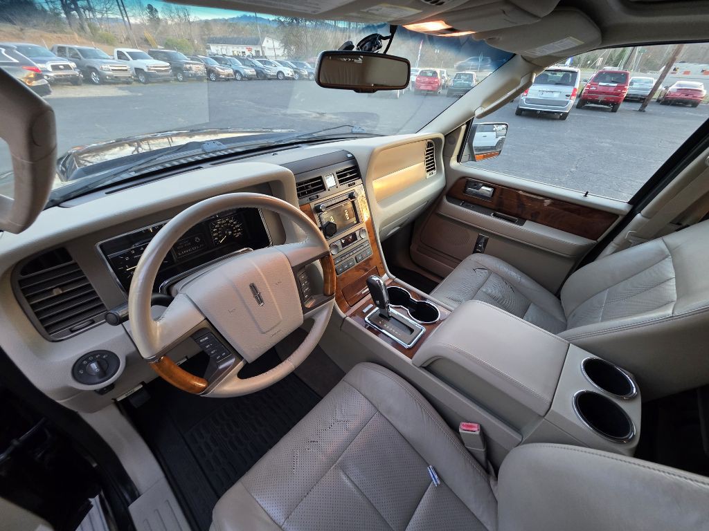 2013 Lincoln Navigator Image 8
