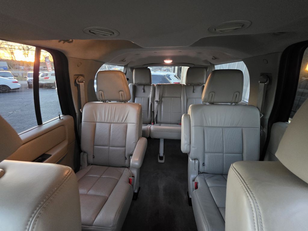 2013 Lincoln Navigator Image 8