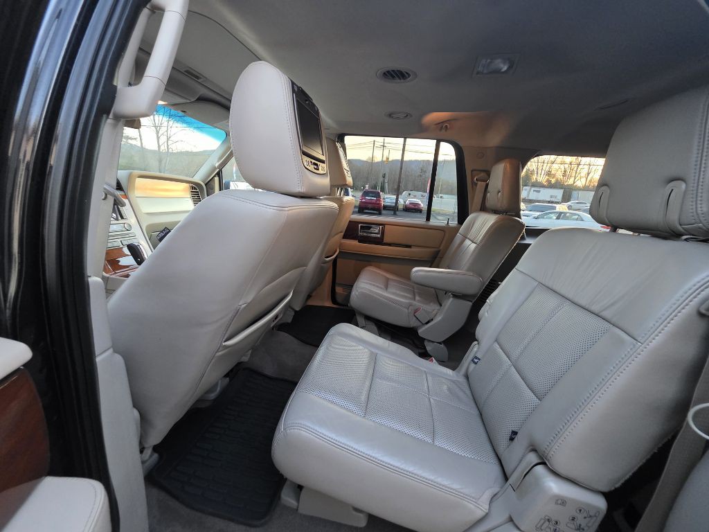 2013 Lincoln Navigator Image 11