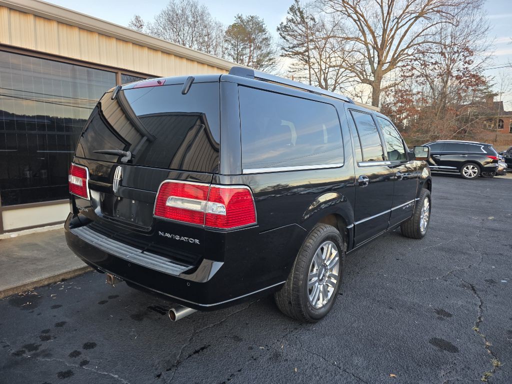 2013 Lincoln Navigator Image 18