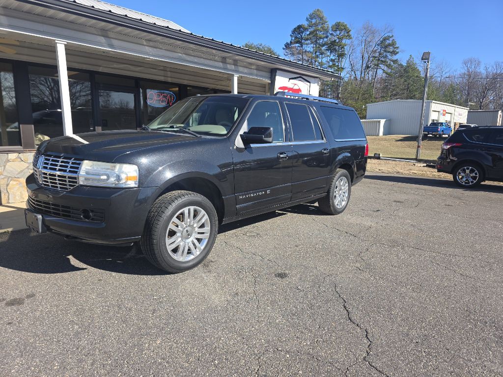 2013 Lincoln Navigator Image 20