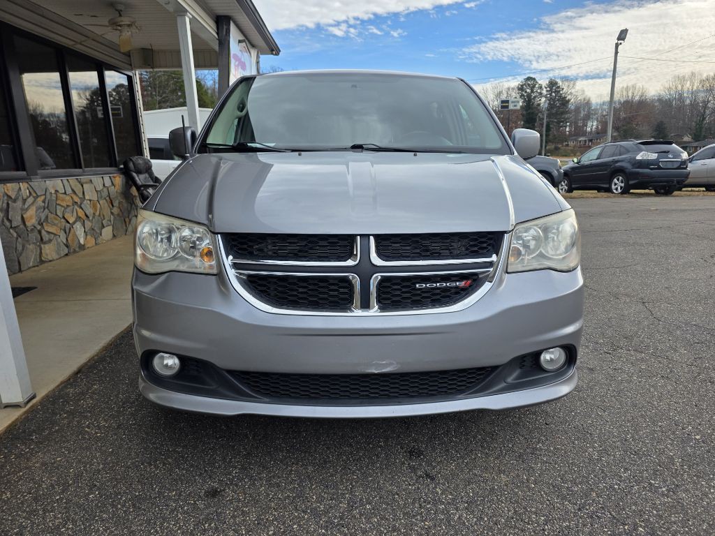 2013 Dodge Grand Caravan Image 2
