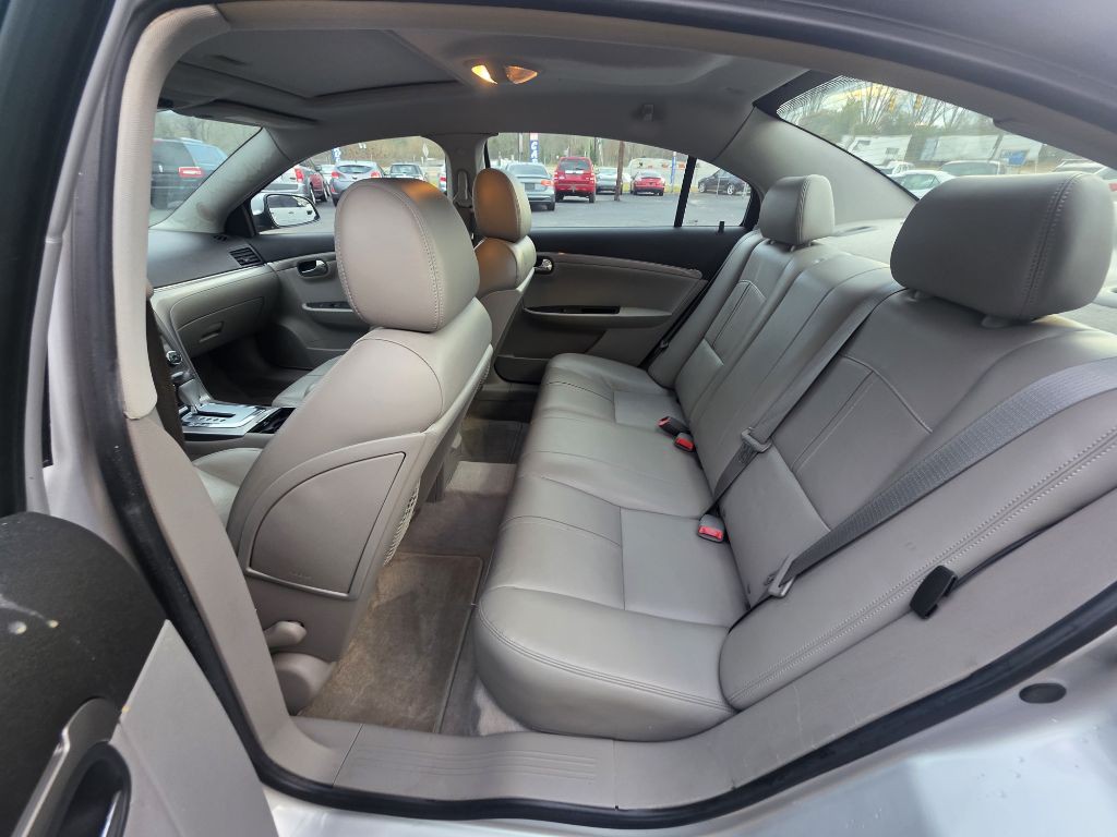 2009 Saturn Aura Image 8