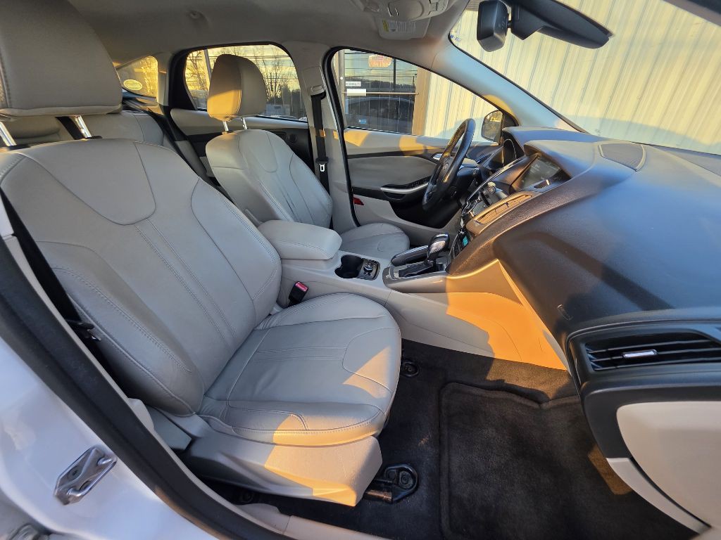 2012 Ford Focus Image 8