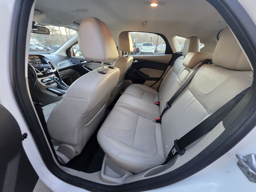 2012 Ford Focus Image 10